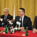 Konferencja prasowa w Hotelu Merkury. Siedzą od prawej: Andrzej Wituski, Maxim Vemgerov, Waldemar Łyś. 